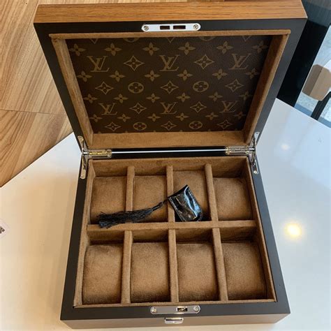 LV 8 Watch Case 